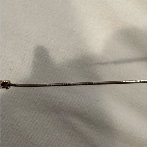 Ray-Bans Classic Aviators - Picture 9 of 10